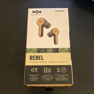 Rebel Bluetooth wireless earphones / earbuds